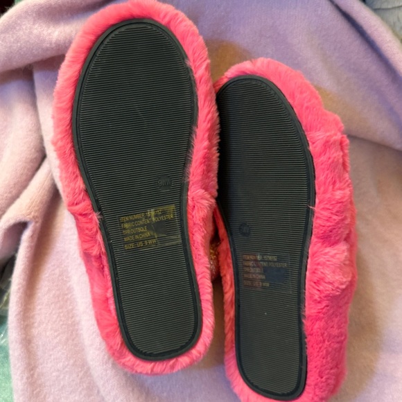 SALE🎁Torrid Pink Fur Slingback Slipper 9 - Picture 6 of 6